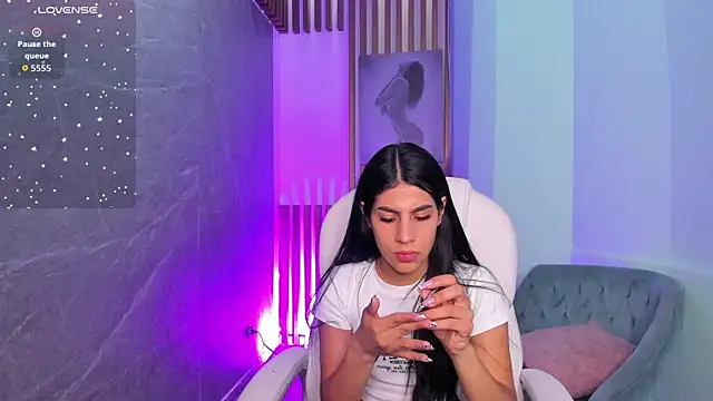 AlanahStewart online show from March 22, 9:10 pm