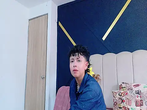 NikiEvanz online show from May 25, 7:02 pm