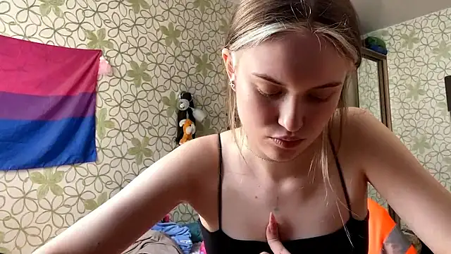 Alyssa Thornwod online show from April 3, 6:11 am