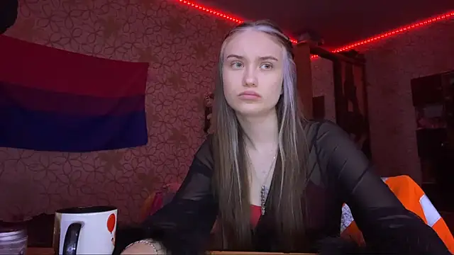 Alyssa Thornwod online show from April 9, 11:15 am