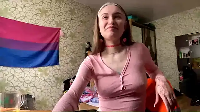 Alyssa Thornwod online show from April 7, 8:16 am