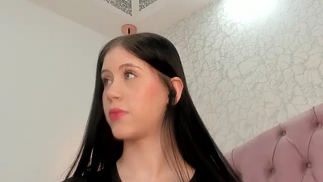 saraa joness  online show from March 26, 8:32 pm