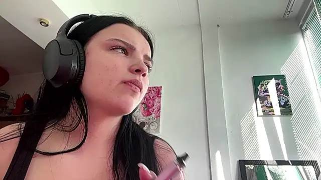 Kateqte online show from March 23, 1:06 pm