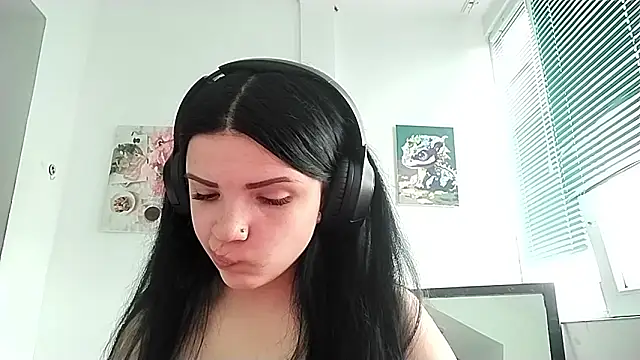 Kateqte online show from March 29, 9:30 am