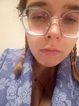 kitsuneniki online show from March 26, 6:53 pm