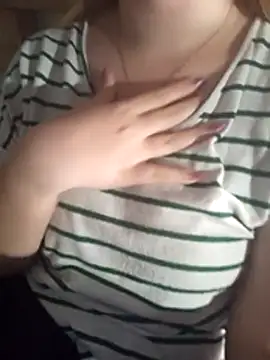 kitsuneniki online show from March 15, 6:43 pm