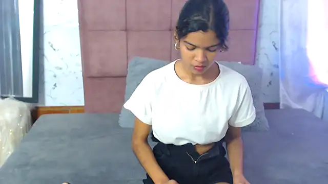 Daniela Lunax online show from April 5, 7:35 pm