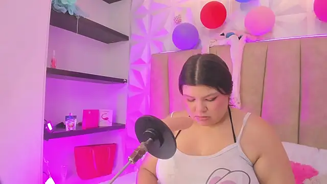 Amelie Fabulous  online show from May 11, 7:44 pm