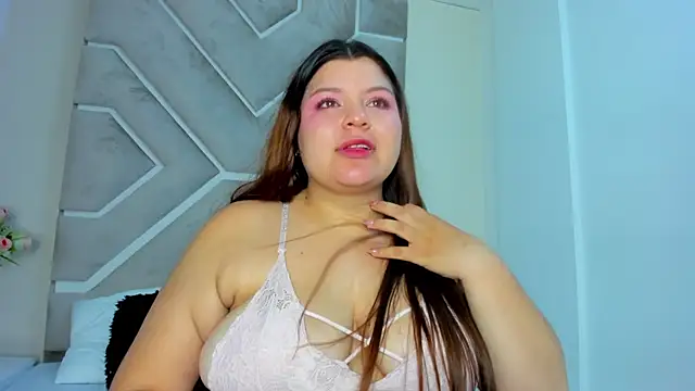 Amelie Fabulous  online show from May 21, 11:57 pm