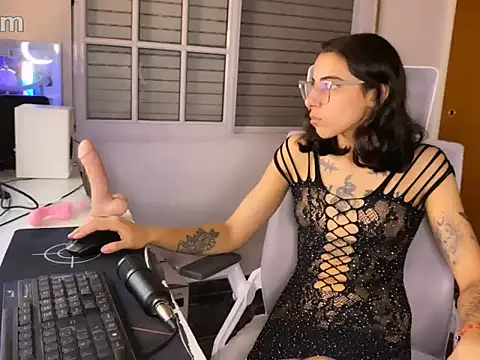 Poison Ivy 29 online show from March 28, 2:33 am