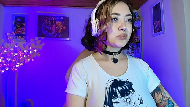 Nanachi uwu online show from May 8, 5:00 am