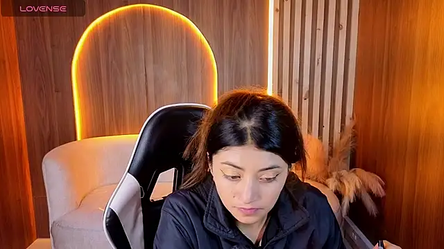 Lia queen tx online show from May 26, 3:39 am