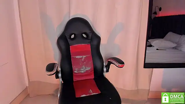 selena  smith1 online show from April 9, 6:19 am