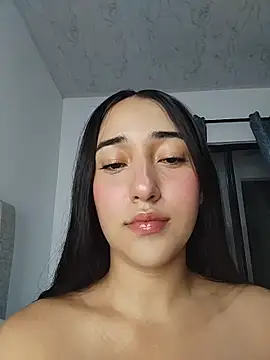 isabellaHill2 online show from May 14, 5:35 am