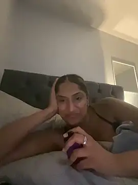 SexyRiri  online show from March 19, 3:11 am