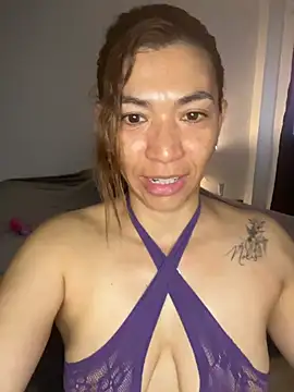 EmelyGigi online show from April 9, 11:04 am