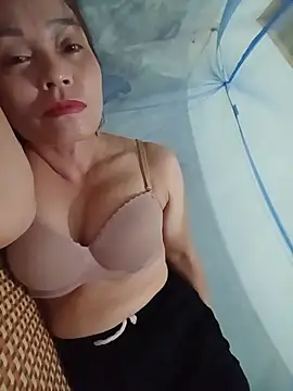 Lyly22x online show from May 17, 2:05 pm