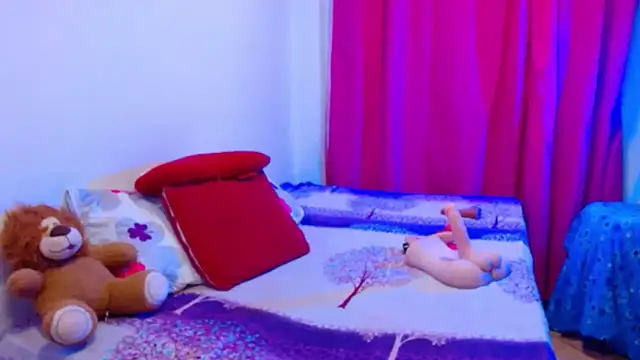 danielajall online show from May 22, 2:42 am