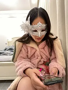 onlyMe 1818 online show from April 1, 12:28 pm