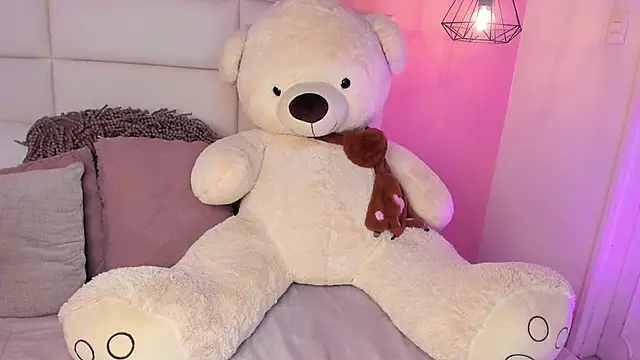 KarolyneLune online show from May 3, 7:50 pm