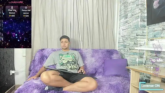 NoahAndBunny online show from July 15, 11:48 am