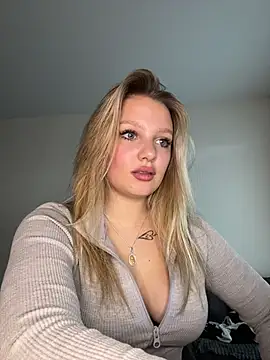 bettyloveu online show from May 14, 3:29 pm