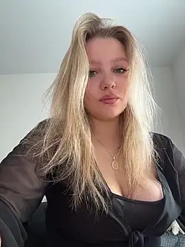 bettyloveu online show from May 19, 4:08 am