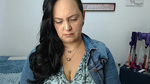 Veroniicabbw  online show from May 22, 1:09 pm