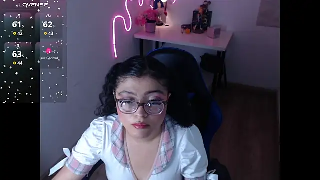 sweetie lisa online show from April 5, 3:27 am