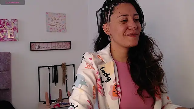 violeta scott online show from April 7, 3:25 pm