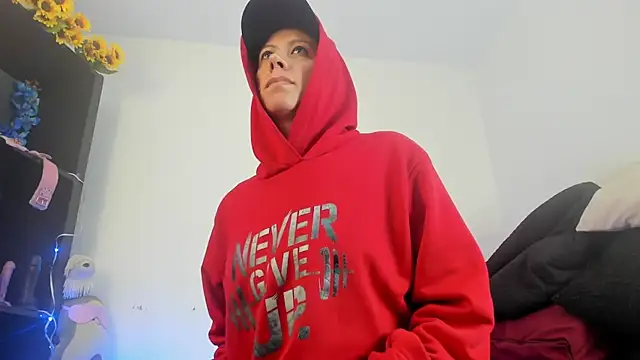 ItsAmara online show from March 27, 1:45 pm