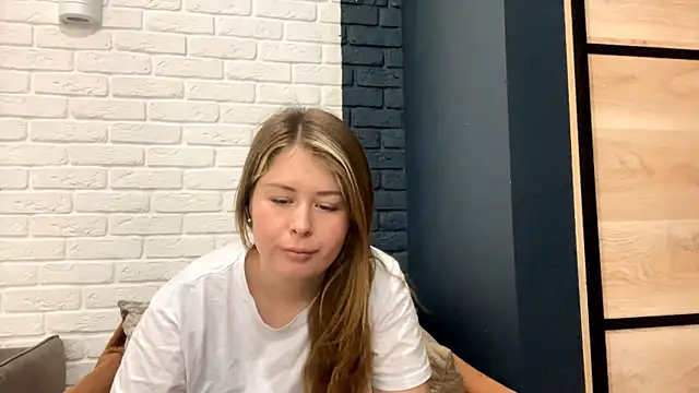 RanaeBryant online show from March 24, 7:25 am