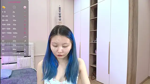 mimi m00n online show from April 8, 8:11 pm