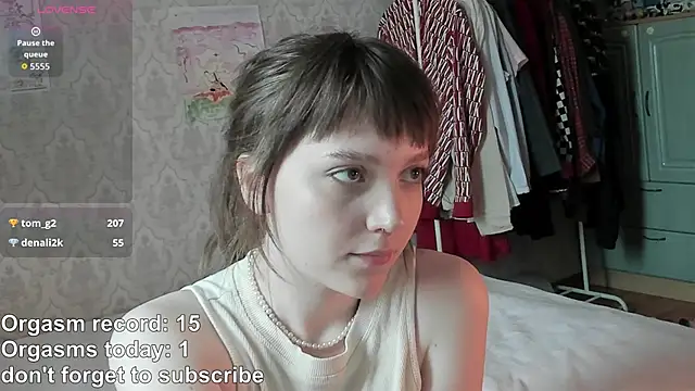 RileyNymph online show from April 10, 6:30 am