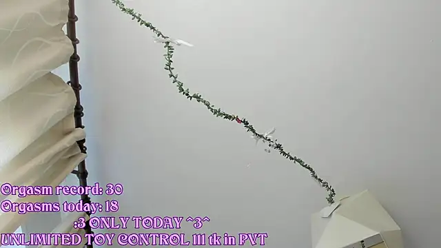 RileyNymph online show from May 21, 3:26 am