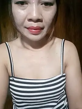 Yiyi102300 online show from May 14, 5:24 am