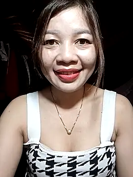 Yiyi102300 online show from April 6, 9:10 am