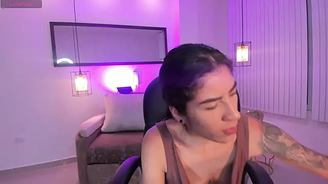 Ninna Asppen  online show from April 5, 6:23 am