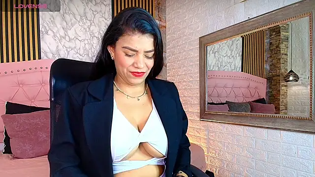 AishaCambell  online show from May 10, 12:07 pm