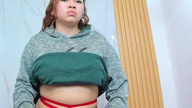 LucianaValenti online show from April 1, 1:41 pm