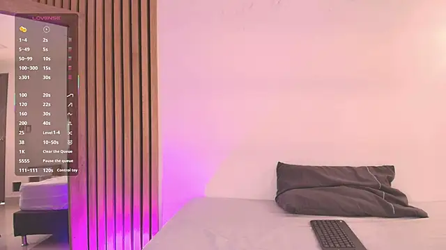 EmmaLopez11 online show from April 9, 12:10 pm