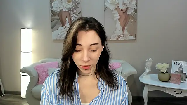 LeilaTaylors online show from April 2, 6:11 am