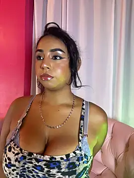 SamaraDesire online show from April 6, 8:10 pm