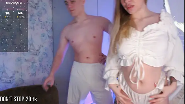 MikeXEmilia online show from March 30, 9:25 pm