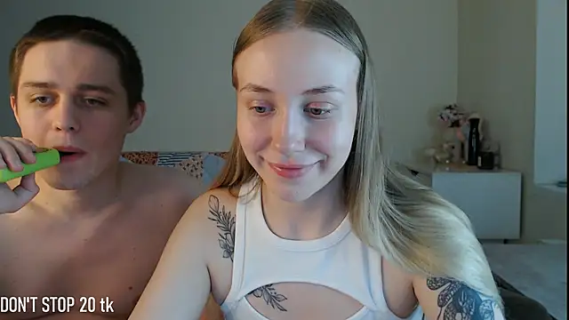 MikeXEmilia online show from May 22, 5:55 pm
