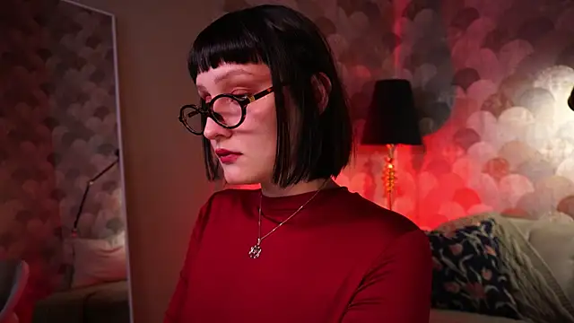 Velvet Lily online show from March 16, 9:30 pm