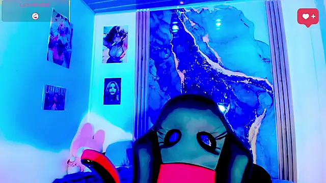 blonde queen- online show from April 29, 7:52 pm