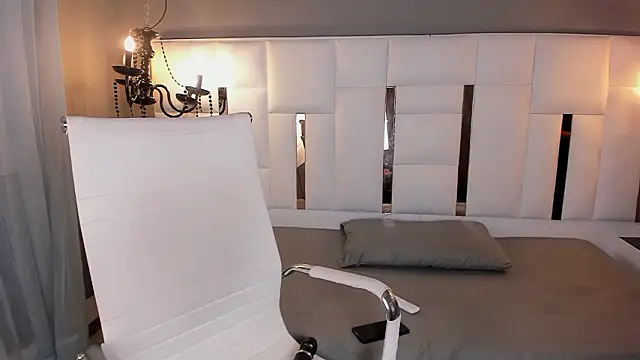 Magic conny online show from March 17, 9:30 pm