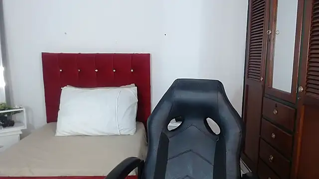 FireBrunette online show from March 31, 3:17 am