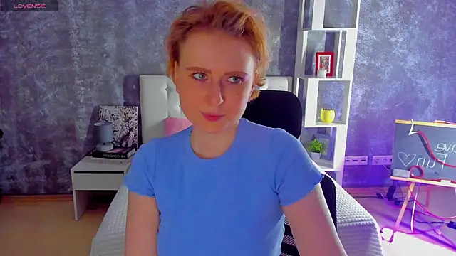 Shiny Liss online show from May 12, 1:36 am